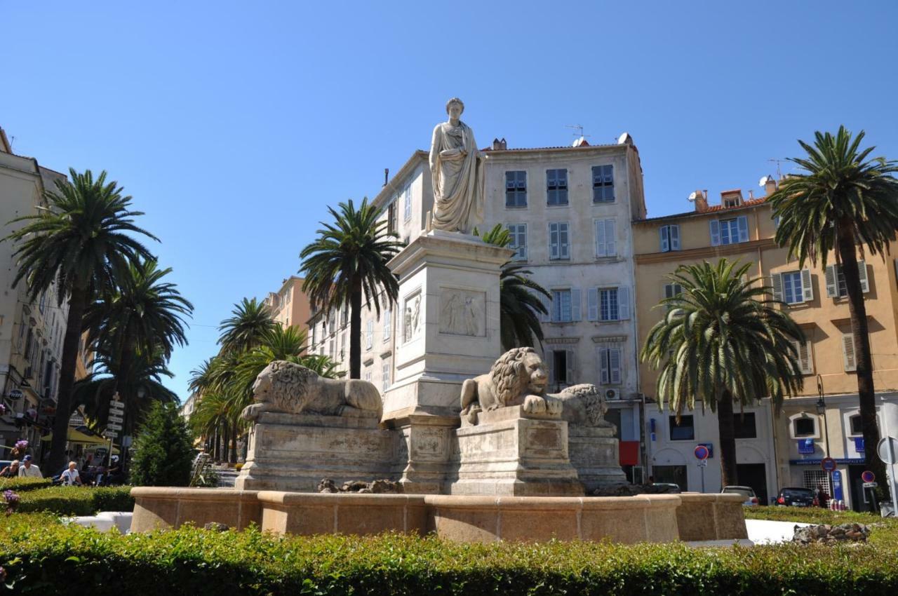 F3 - Standing Centre Ville Calme Et Climatise อฌักซิโอ้ ภายนอก รูปภาพ